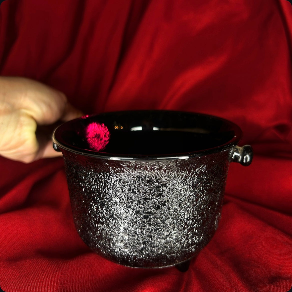 Black Amethyst Cauldron