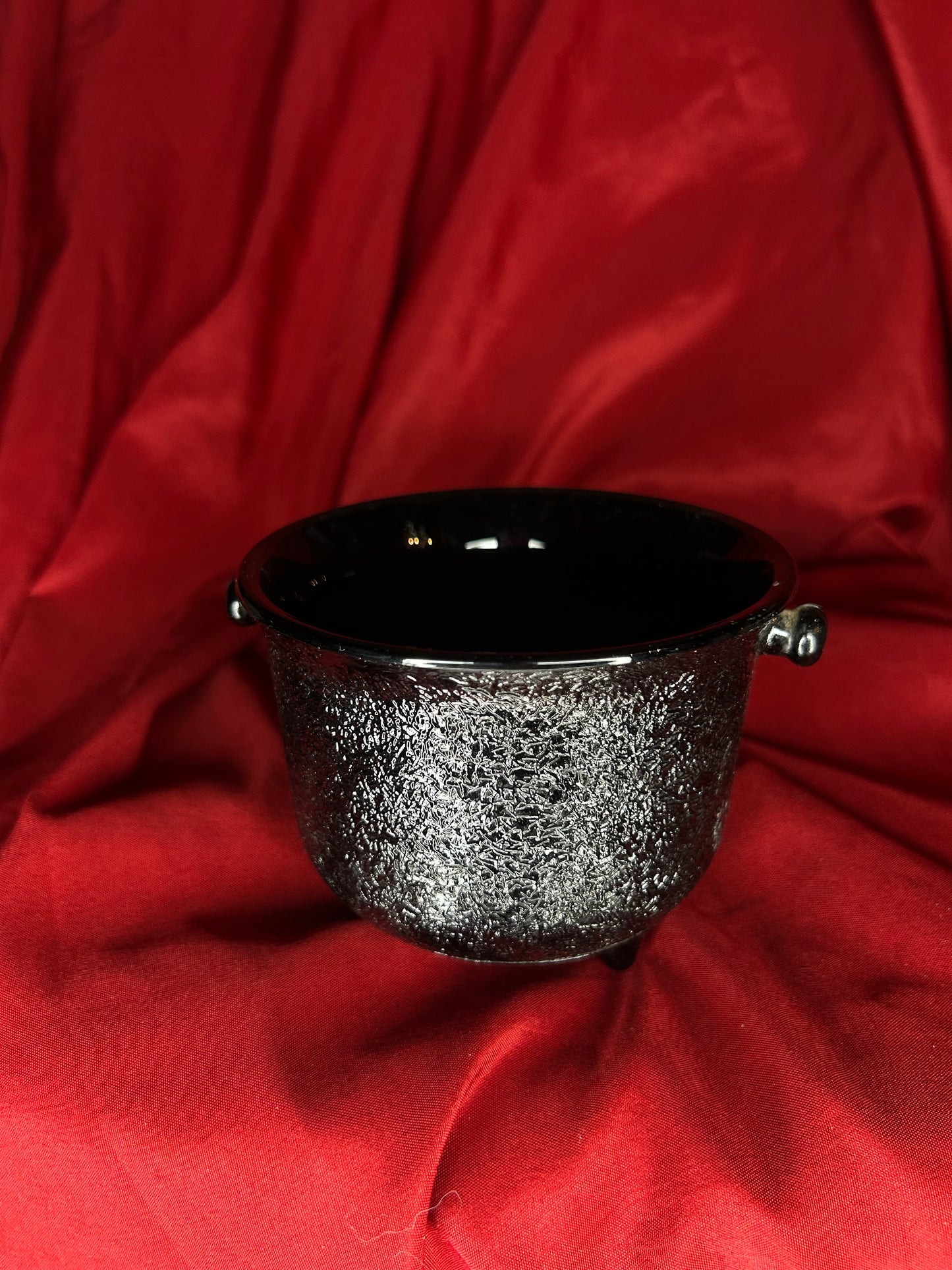 Black Amethyst Cauldron